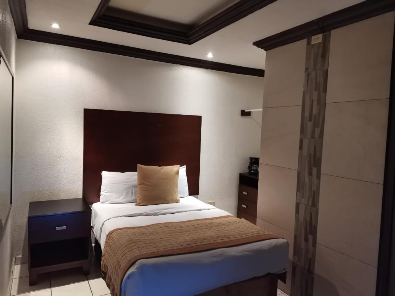 Hotel Don Quijote Mexicali Eksteriør billede