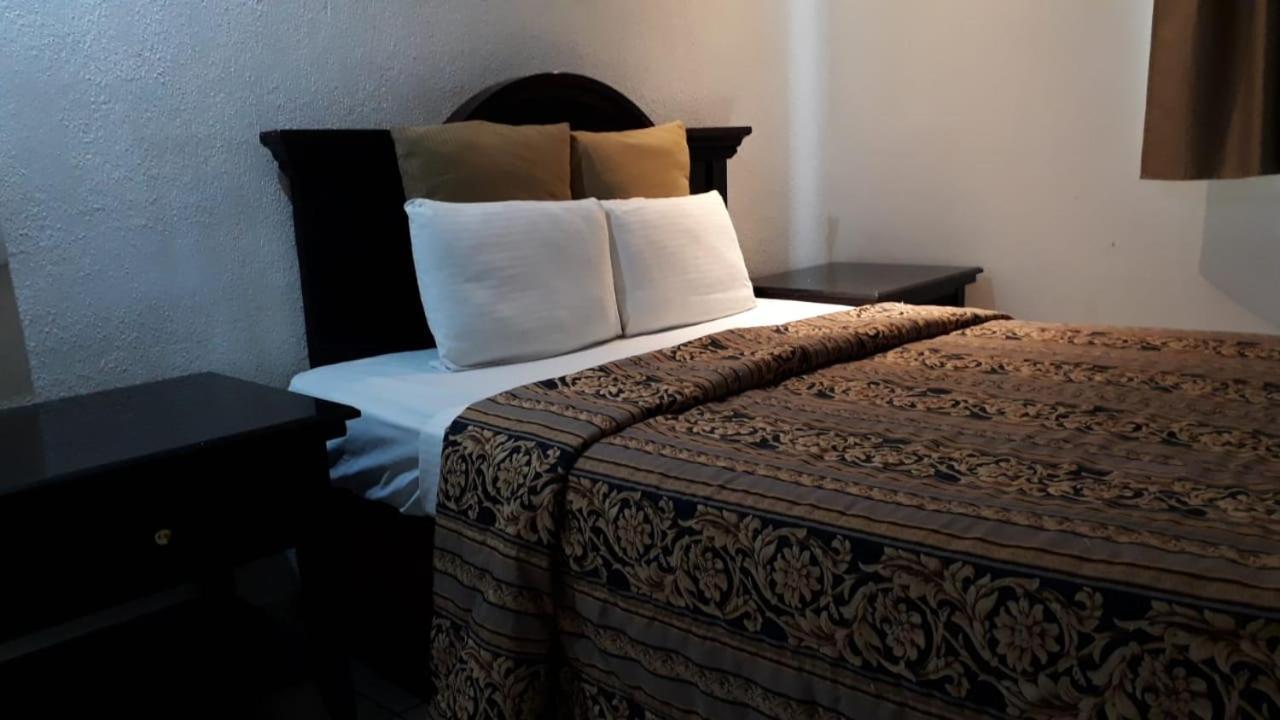 Hotel Don Quijote Mexicali Eksteriør billede